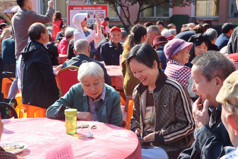 大香蕉导航科技重阳送礼物